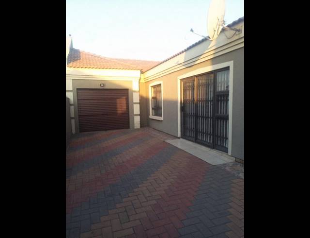 3 BEDROOM HOUSE FOR SALE IN ROODEKOP